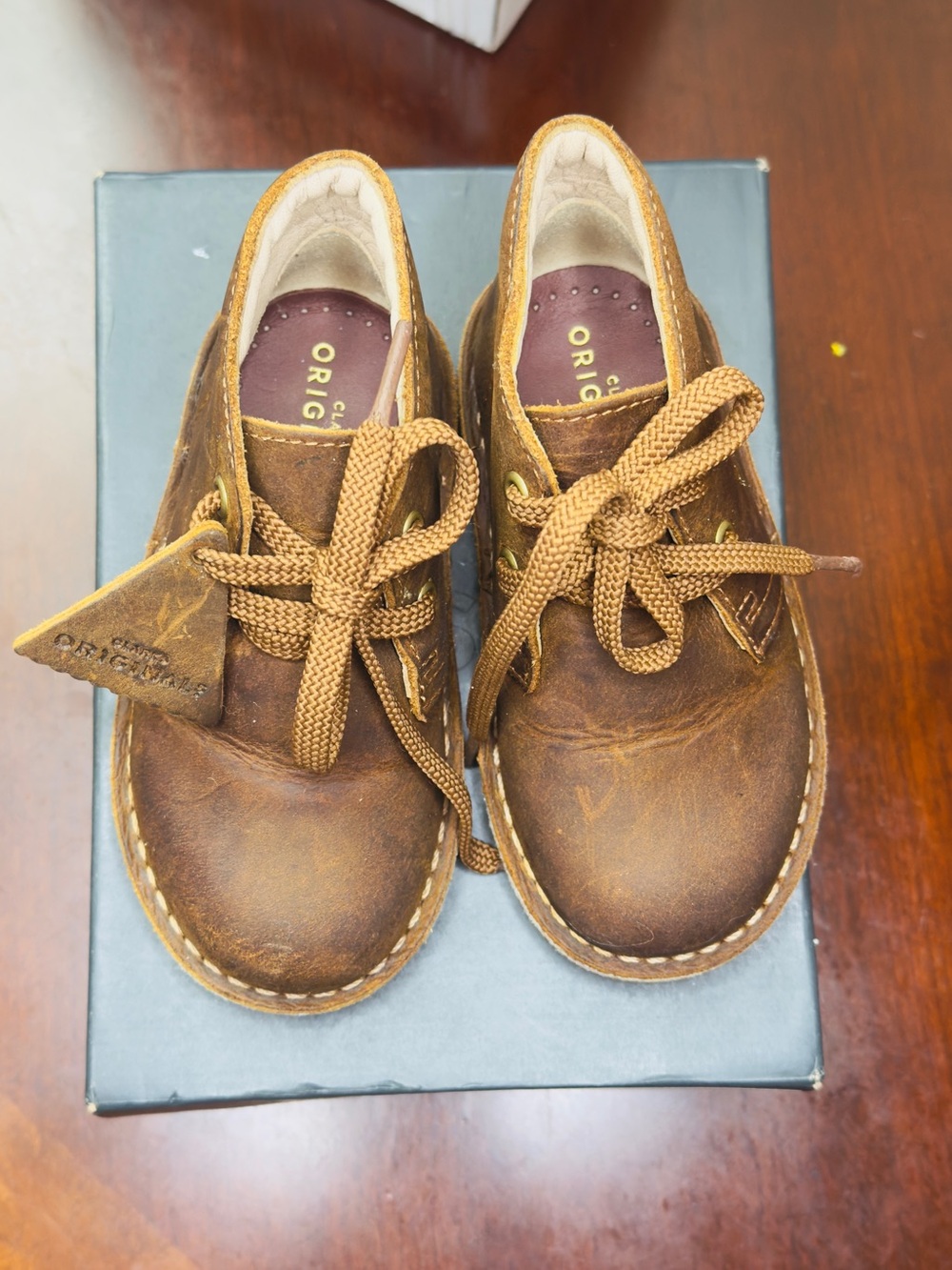 Original Clarks Kids' Desert Boot in Beeswax Brown Leather - Picture 2 of 6